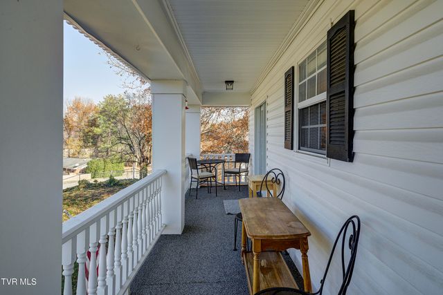 312 Ivanhoe Drive, Johnson City, TN 37601