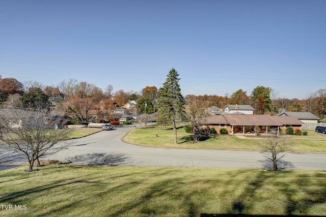 312 Ivanhoe Drive, Johnson City, TN 37601