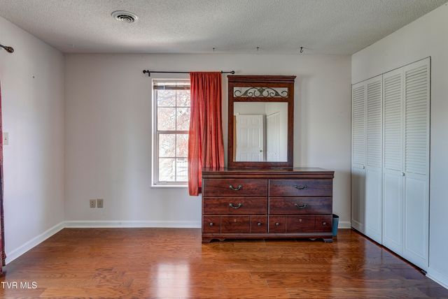 312 Ivanhoe Drive, Johnson City, TN 37601