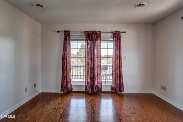 312 Ivanhoe Drive, Johnson City, TN 37601