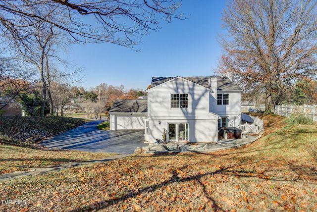 312 Ivanhoe Drive, Johnson City, TN 37601