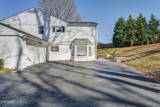 312 Ivanhoe Drive, Johnson City, TN 37601