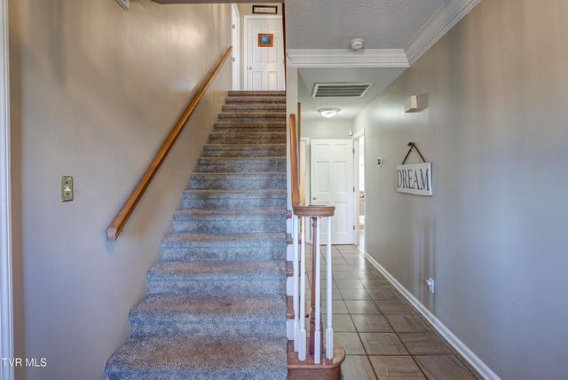 312 Ivanhoe Drive, Johnson City, TN 37601