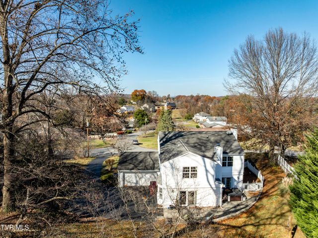 312 Ivanhoe Drive, Johnson City, TN 37601