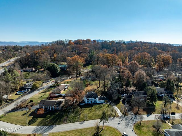 312 Ivanhoe Drive, Johnson City, TN 37601