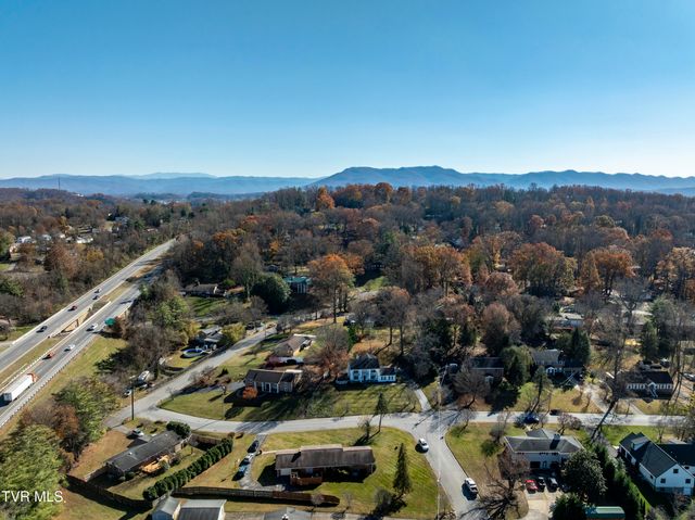 312 Ivanhoe Drive, Johnson City, TN 37601