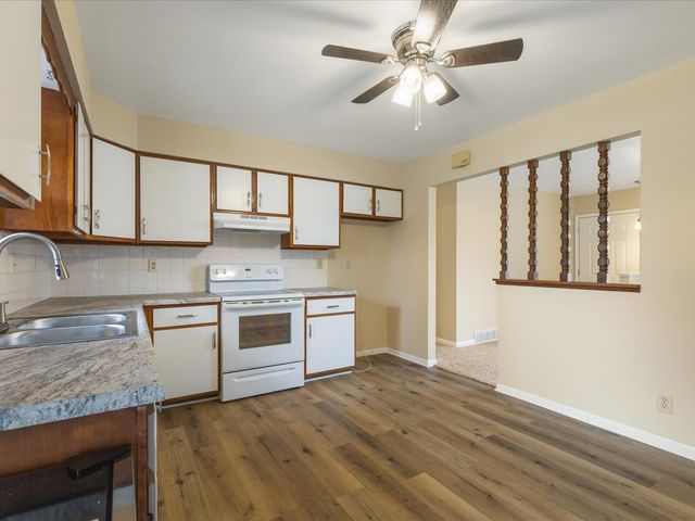 8420 Bobolink Drive, Machesney Park, IL 61115