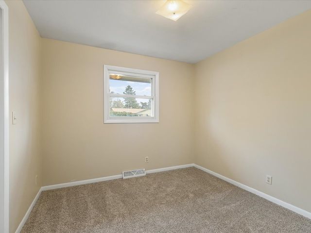 8420 Bobolink Drive, Machesney Park, IL 61115