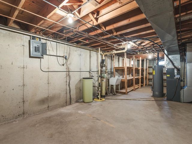 8420 Bobolink Drive, Machesney Park, IL 61115