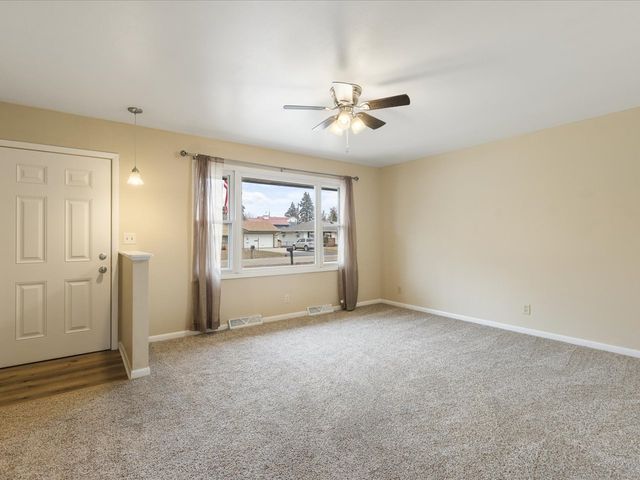 8420 Bobolink Drive, Machesney Park, IL 61115