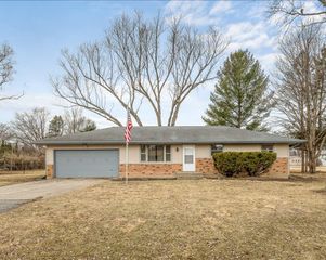 8420 Bobolink Drive, Machesney Park, IL 61115