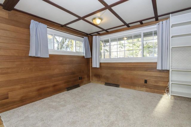 888 Wildwood PLACE, Oconomowoc, WI 53066