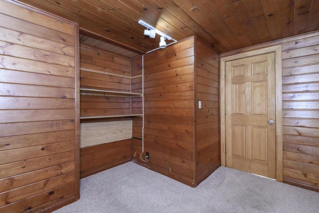 888 Wildwood PLACE, Oconomowoc, WI 53066