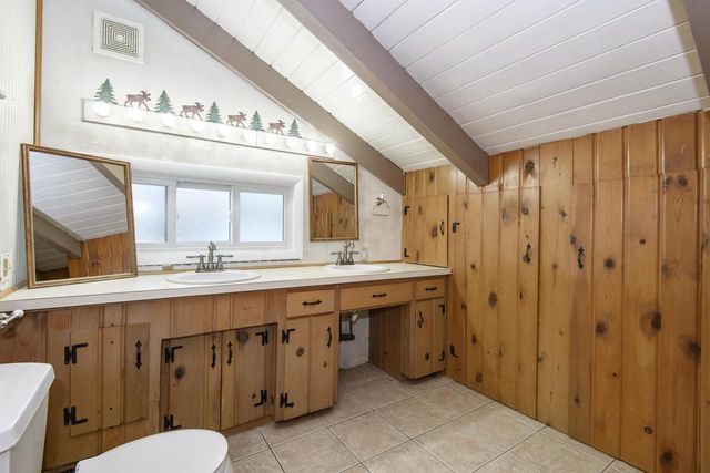 888 Wildwood PLACE, Oconomowoc, WI 53066