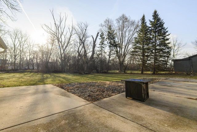 888 Wildwood PLACE, Oconomowoc, WI 53066