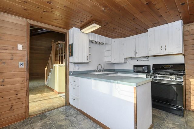 888 Wildwood PLACE, Oconomowoc, WI 53066