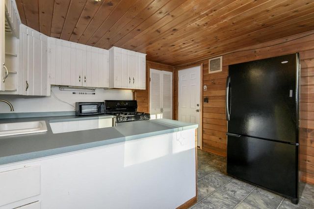 888 Wildwood PLACE, Oconomowoc, WI 53066