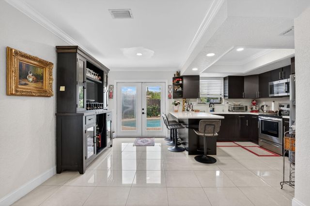 5051 NE 6th Avenue, Deerfield Beach, FL 33064