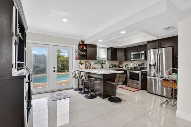 5051 NE 6th Avenue, Deerfield Beach, FL 33064