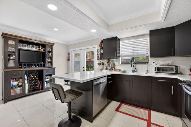 5051 NE 6th Avenue, Deerfield Beach, FL 33064