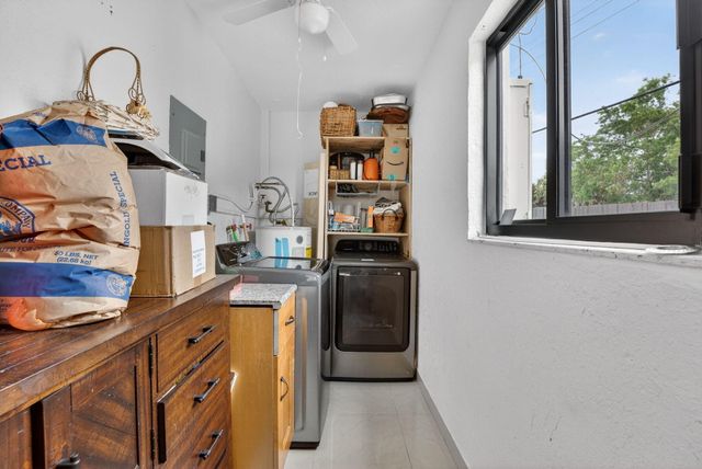 5051 NE 6th Avenue, Deerfield Beach, FL 33064