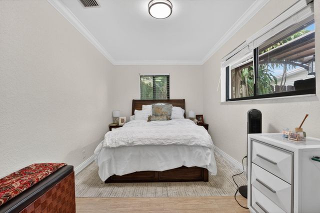 5051 NE 6th Avenue, Deerfield Beach, FL 33064