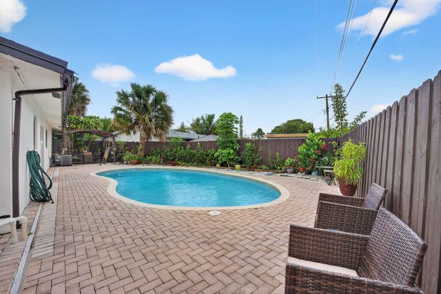 5051 NE 6th Avenue, Deerfield Beach, FL 33064