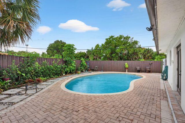 5051 NE 6th Avenue, Deerfield Beach, FL 33064