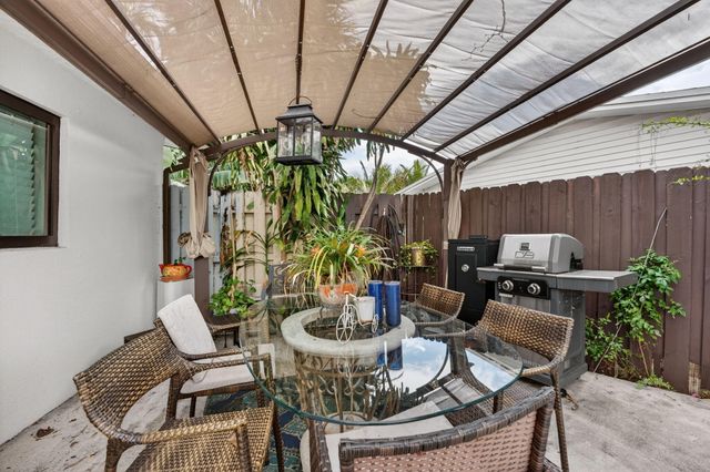 5051 NE 6th Avenue, Deerfield Beach, FL 33064