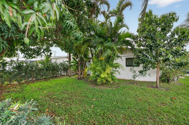 5051 NE 6th Avenue, Deerfield Beach, FL 33064