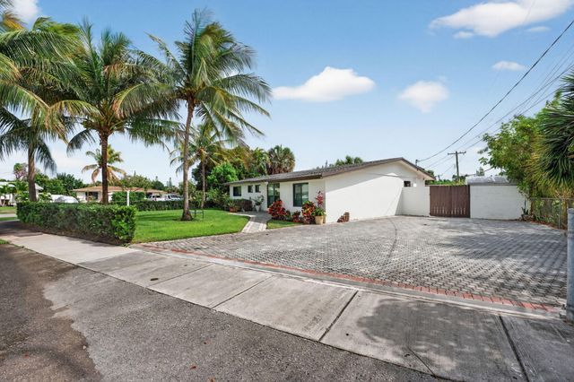 5051 NE 6th Avenue, Deerfield Beach, FL 33064