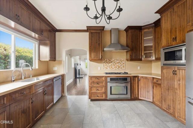 1209 N Kingsley Drive, Los Angeles, CA 90029