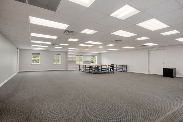 1025 W Wise Road 6A, Schaumburg, IL 60193
