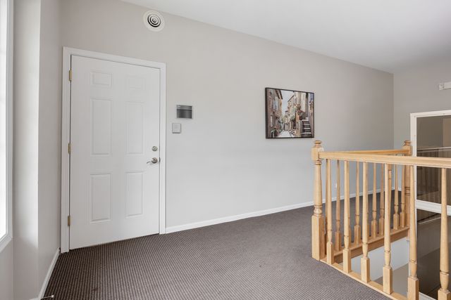 1025 W Wise Road 6A, Schaumburg, IL 60193