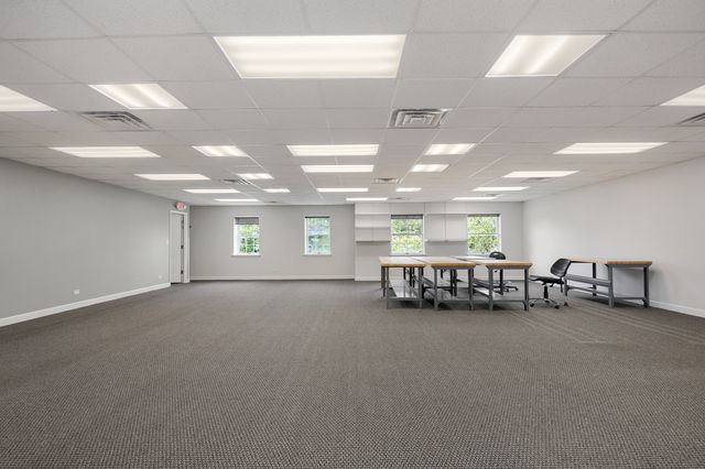 1025 W Wise Road 6A, Schaumburg, IL 60193
