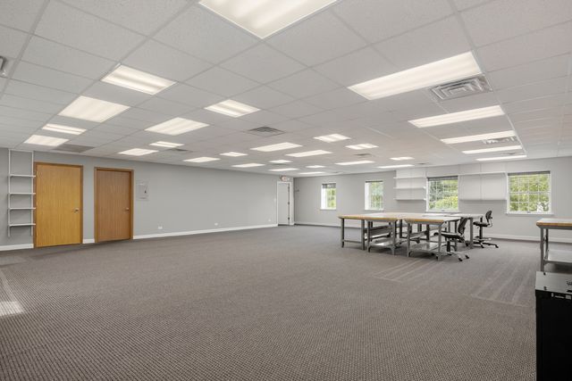 1025 W Wise Road 6A, Schaumburg, IL 60193