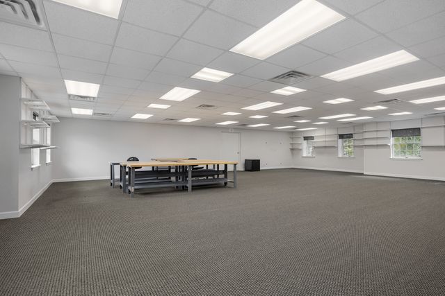 1025 W Wise Road 6A, Schaumburg, IL 60193