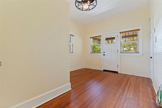 1260 10TH STREET N, St Petersburg, FL 33705
