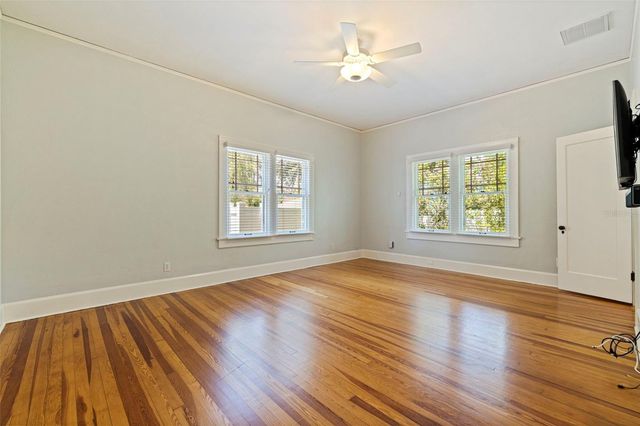 1260 10TH STREET N, St Petersburg, FL 33705