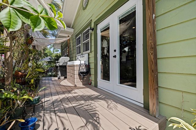 1260 10TH STREET N, St Petersburg, FL 33705