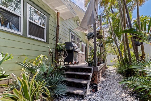 1260 10TH STREET N, St Petersburg, FL 33705