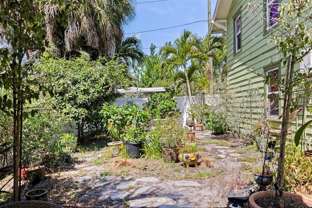 1260 10TH STREET N, St Petersburg, FL 33705