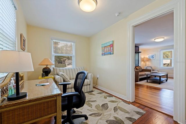 1260 10TH STREET N, St Petersburg, FL 33705