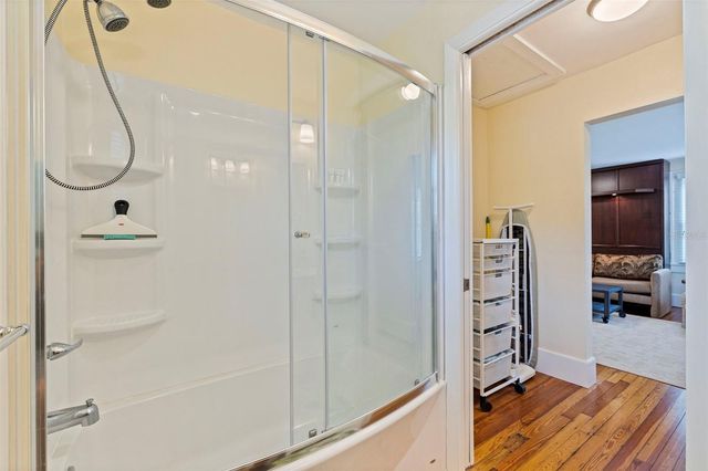 1260 10TH STREET N, St Petersburg, FL 33705