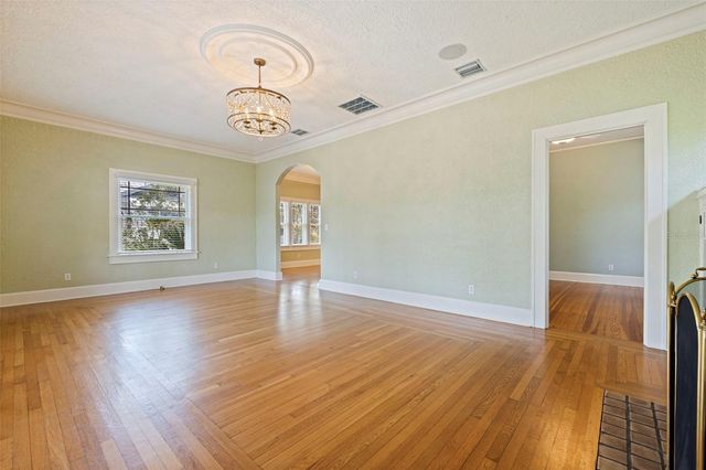 1260 10TH STREET N, St Petersburg, FL 33705