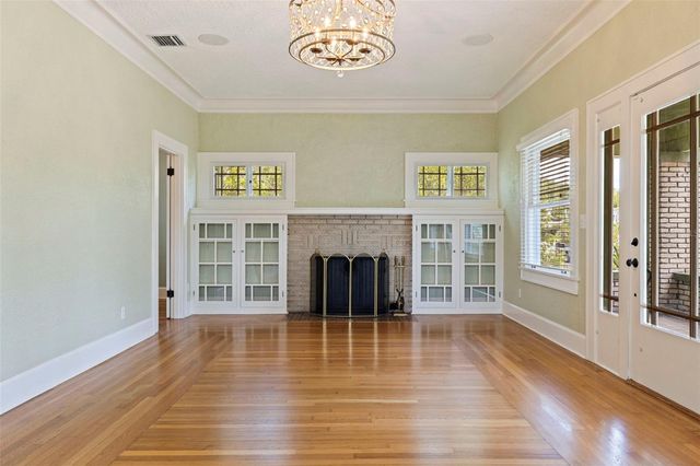 1260 10TH STREET N, St Petersburg, FL 33705