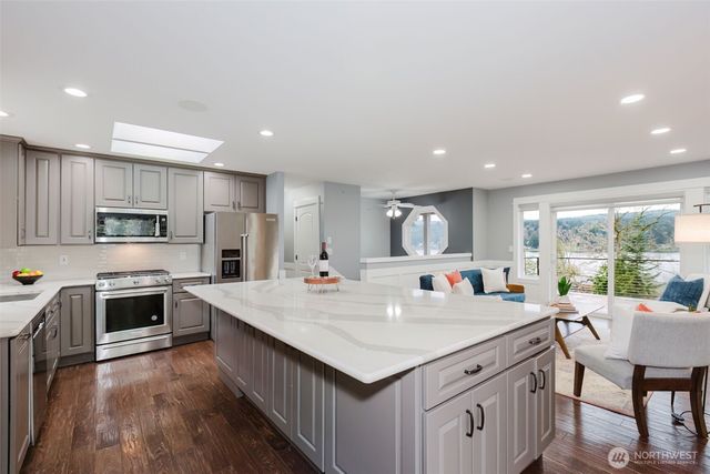 1404 Eastlake Drive, Bremerton, WA 98312