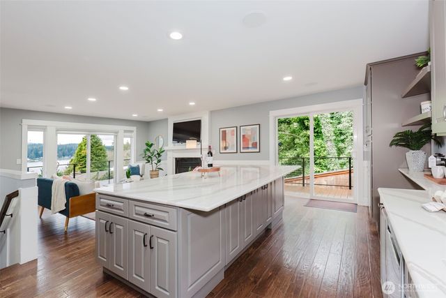 1404 Eastlake Drive, Bremerton, WA 98312