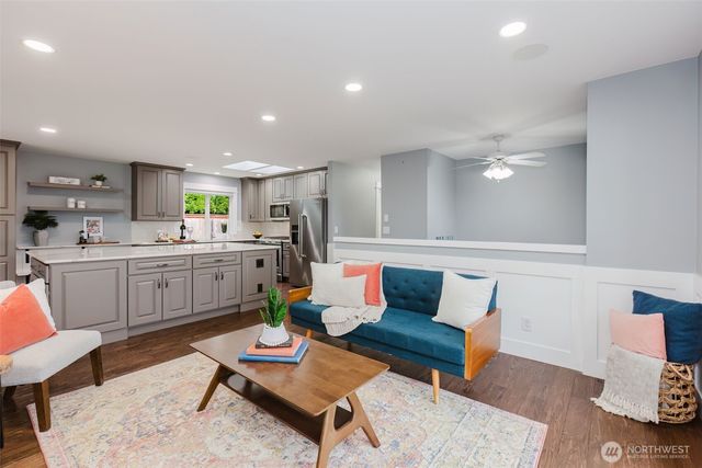 1404 Eastlake Drive, Bremerton, WA 98312