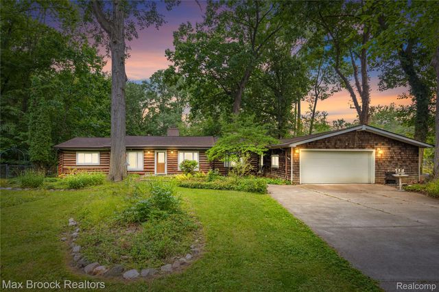29799 Linden Street, Farmington Hills, MI 48336